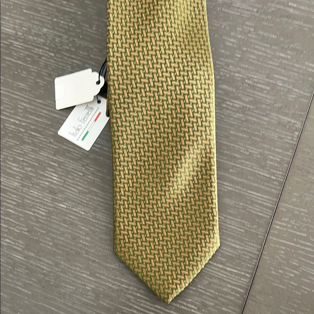 Gold Silk Tie with Textured Pattern